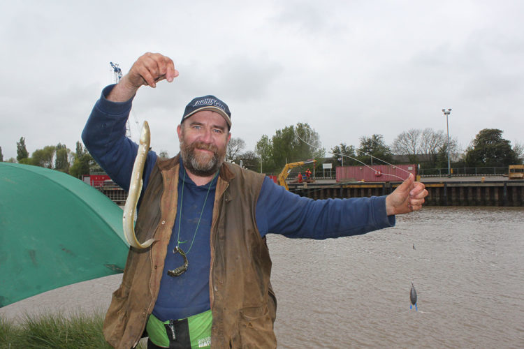Match 9 – Match winner Paul Marshall with his silver eel