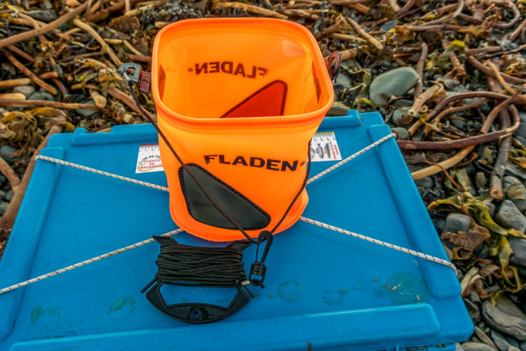 Fladen collapsible bucket and cord