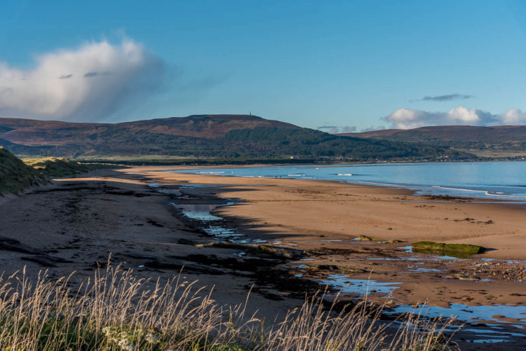 Embo beach from car park